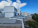 Girne Çatalköy Satılık 4+1 Infinity Havuzlu Modern Lüks Villa / Kapanmaz Deniz Manzarası