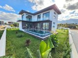 Çatalköy'de Denize 250 Metre Mesafede Satılık 6+1 Triplex Villa