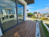 Çatalköy'de Denize 250 Metre Mesafede Satılık 6+1 Triplex Villa