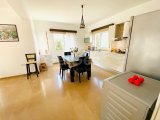 Girne'nin Alagadi 1 Bölgesinde Denize Yürüme Mesafesinde Satılık 2+1 Villa