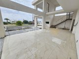 Girne Edremit Satılık 4+1 Havuzlu Modern Villa / Takasa açık