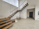 Girne Edremit Satılık 4+1 Havuzlu Modern Villa / Takasa açık