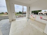 Girne Edremit Satılık 4+1 Havuzlu Modern Villa / Takasa açık
