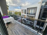 Girne Lapta'da Elit Life Sitesinde Satılık 2+1 Geniş Daire