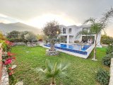 Girne Ozanköy Muhteşem Satılık 4+1 Villa / Özel Havuz / 710m2 Arsa Alanı
