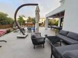 Girne Ozanköy Muhteşem Satılık 4+1 Villa / Özel Havuz / 710m2 Arsa Alanı