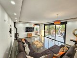 Girne Ozanköy Muhteşem Satılık 4+1 Villa / Özel Havuz / 710m2 Arsa Alanı