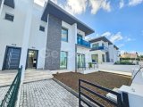 Girne Yeşiltepe'de Satılık 3+1 Geniş İkiz Villa