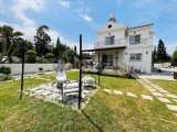 Girne Alsancak Yeşiltepe'de Satılık 4+1 Geniş Villa