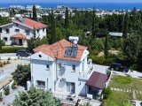 Girne Alsancak Yeşiltepe'de Satılık 4+1 Geniş Villa