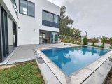 Girne Alsancak Satılık 4+1 Lüks Villa