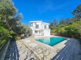 Girne Bellapais Satılık 3+1 havuzlu villa