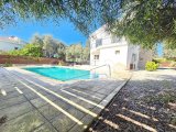 Girne Bellapais Satılık 3+1 havuzlu villa