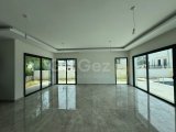 Girne Çatalköy'de Özel Havuzlu 3+1 Villa Satılık