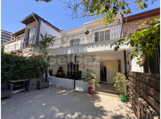 Girne Merkez'de Kiralık 3+1 Villa
