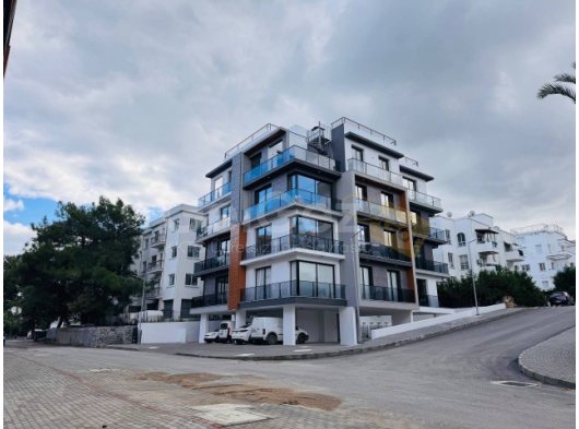 Merkez Girne'de, Türk tapulu lüks 2+1 daire fırsatı
