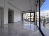 Merkez Girne'de, Türk tapulu lüks 2+1 daire fırsatı