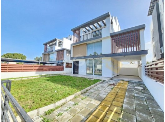 Girne Karaoğlanoğlu Satılık 3+1 Triplex Villa/ Yarısı Peşin Kalan 60 ay Faizsiz Ödeme Fırsatı