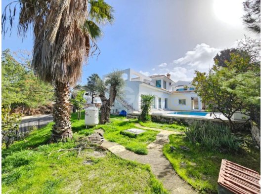 Girne Ozanköy Satılık 4+1 Havuzlu Villa / Türk Tapu / Yarısı Peşin Kalan 84 ay Faizsiz Ödeme