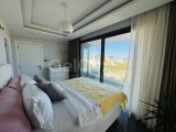 Lapta’da Denize Yürüme Mesafesinde Panoramik Manzaralı Lüks 4+1 Villa