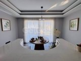 Lapta’da Denize Yürüme Mesafesinde Panoramik Manzaralı Lüks 4+1 Villa