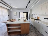 Lapta’da Denize Yürüme Mesafesinde Panoramik Manzaralı Lüks 4+1 Villa
