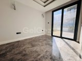 Lapta’da Denize Yürüme Mesafesinde Panoramik Manzaralı Lüks 4+1 Villa