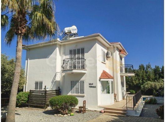Günlük kiralık 3+1 özel havuzlu villa,Alsancak, Girne. Merit otellere ve denize yürüme mesafesinde