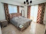 Günlük kiralık 3+1 özel havuzlu villa,Alsancak, Girne. Merit otellere ve denize yürüme mesafesinde
