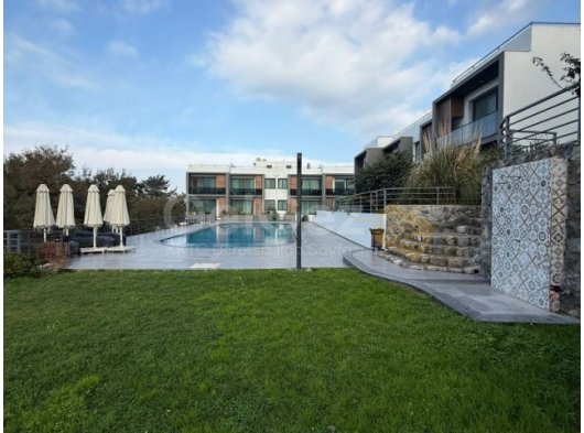 Satılık 1+1 Lux Daire Havuzlu Sitede Girne-Alsancak- Kuzey Kıbrıs