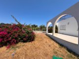 Girne Alsancak'ta Satılık Şık 3+1 Villa - Deniz Manzarası ve Bahçe Keyfi!