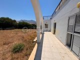 Girne Alsancak'ta Satılık Şık 3+1 Villa - Deniz Manzarası ve Bahçe Keyfi!