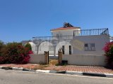Girne Alsancak'ta Satılık Şık 3+1 Villa - Deniz Manzarası ve Bahçe Keyfi!