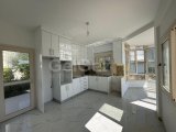 Girne Alsancak'ta 3+1 Satılık Villa
