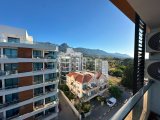 Girne'nin Kalbinde Satılık 2+1 Deniz ve Dağ Manzaralı Daire