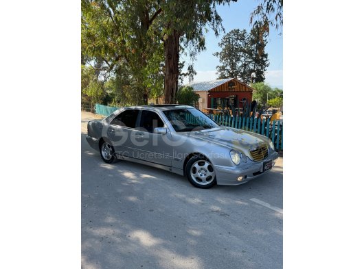 Mercedes-Benz E320 2001 Model