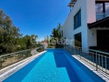 Satılık LÜX YENİ, taşınmaya hazır 4+1 özel havuzlu müstakil modern villa. Bellapais. Girne. TÜRK KOÇAN
