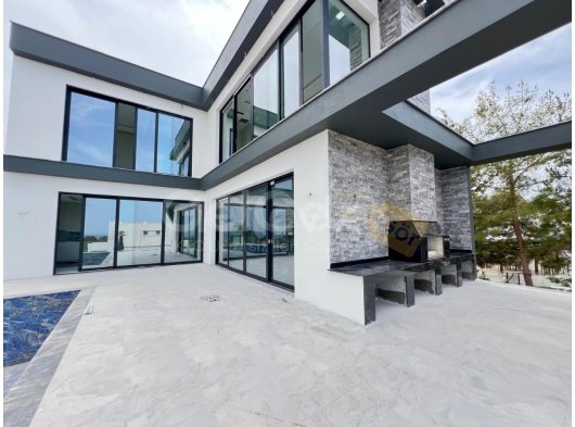 Satılık lüx özel havuzlu ve deniz manzaralı 4+1 villa, Çatalköy. Kyrenia