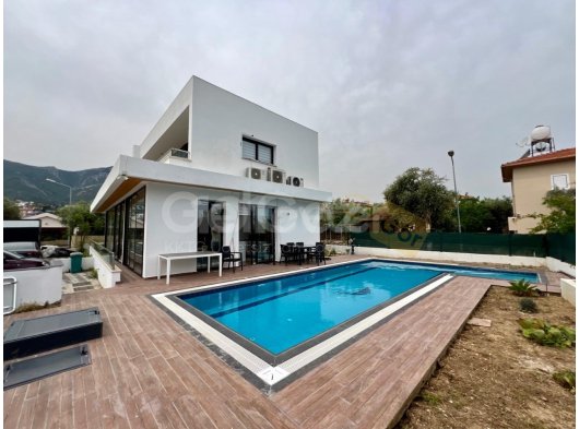 Satılık 3+1 özel havuzlu villa, Ozanköy Girne