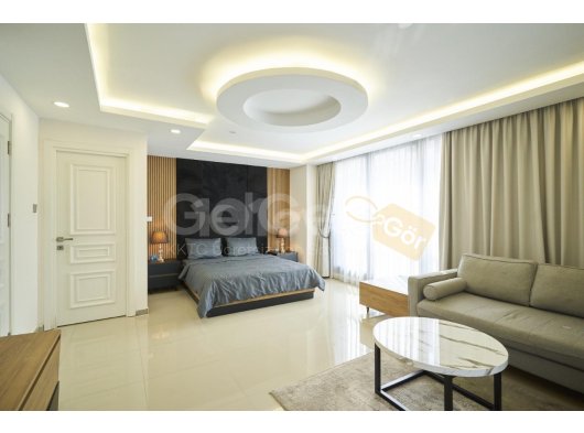 Girne merkezinde satılık modern ve lux 3+1 penthouse, özel havuzlu, özel çatı terası
