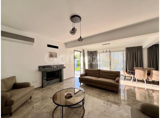 Girne Çatalköyde satılık lux 5+1 villa