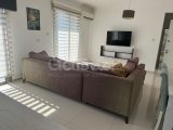 Girne merkezde kiralık 2+1 daire, deniz ve dağ manzaralı, geniş teraslı