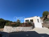 Satılık LÜX YENİ, taşınmaya hazır 4+1 özel havuzlu müstakil modern villa. Bellapais. Girne. TÜRK KOÇAN
