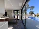 Satılık lüks, taşınmaya hazır 4+1 villa, Alsancak, Girne