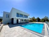 Girne Çatalköyde satılık lux 5+1 villa