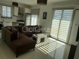 Girne merkezde kiralık 2+1 daire, deniz ve dağ manzaralı, geniş teraslı