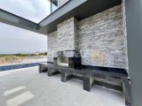 Satılık lüx özel havuzlu ve deniz manzaralı 4+1 villa, Çatalköy. Kyrenia