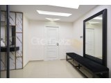 Girne merkezinde satılık modern ve lux 3+1 penthouse, özel havuzlu, özel çatı terası