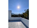 Satılık lüks, taşınmaya hazır 4+1 villa, Alsancak, Girne