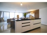 Girne merkezinde satılık modern ve lux 3+1 penthouse, özel havuzlu, özel çatı terası